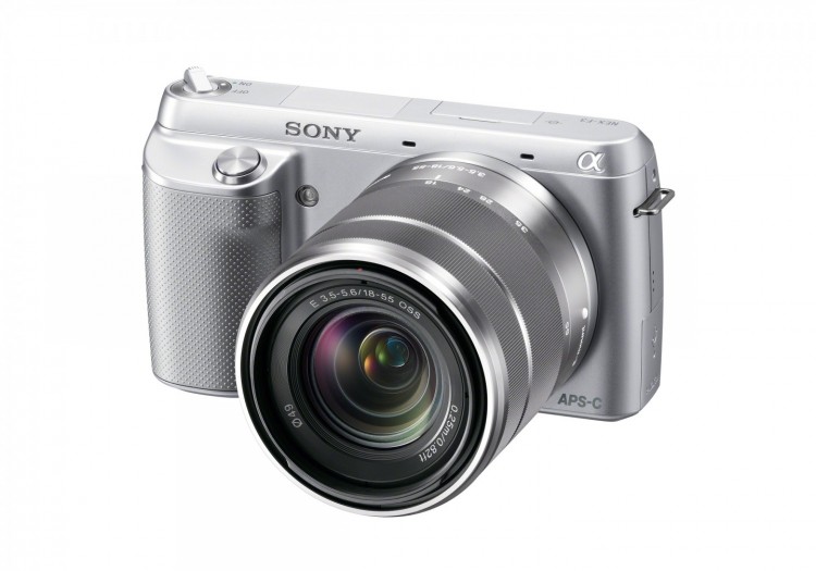 Компактный цифровой фотоаппарат со сменной оптикой Sony Alpha NEX-5R Kit 18-55mm Silver 16.70 млн пикс., матрица: 23.4 x 15.6 мм, карты: Memory Stick 