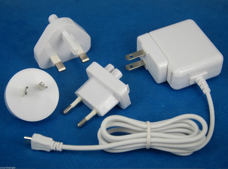 Зарядное устройство Sony TCK-USB-X7 5В/2А для Sony Xperia, белый, oem (без коробки)